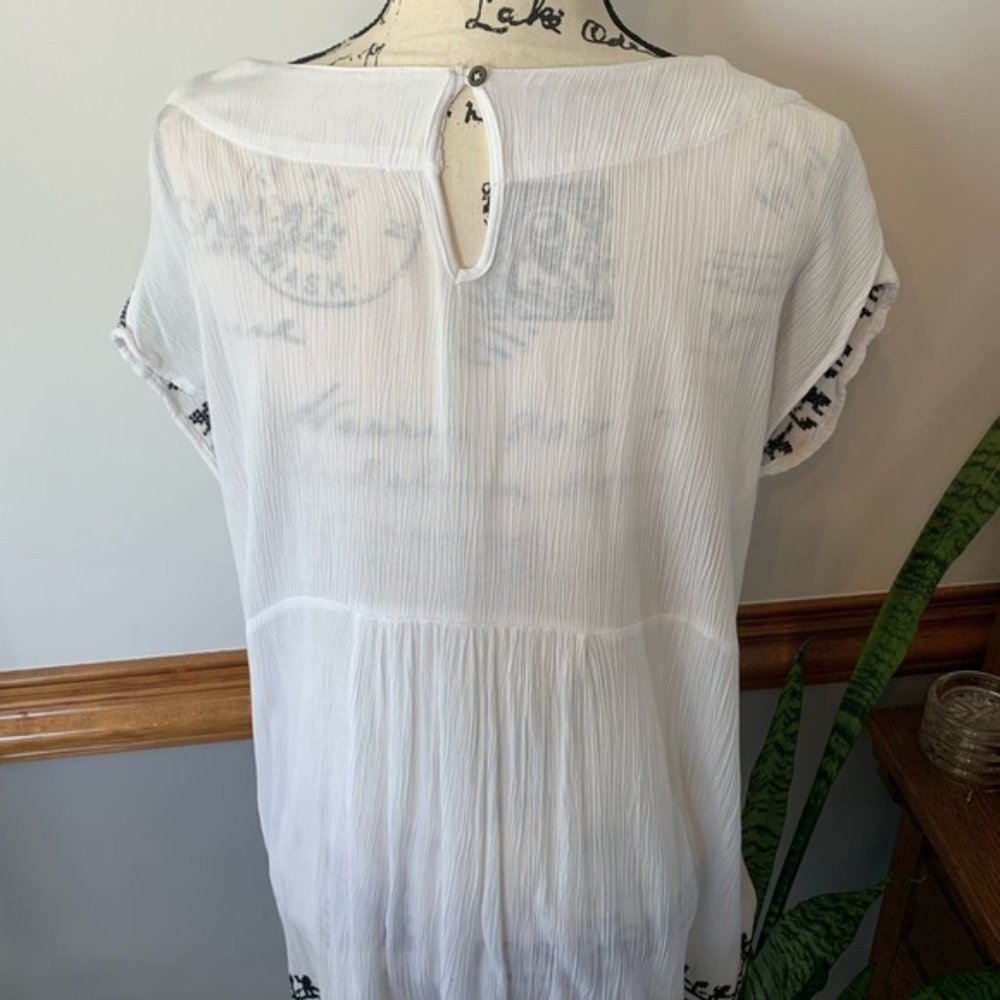 short sleeve blouse - Picture 2 of 4